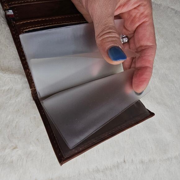 Tommy Hillfiger Men's Brown Swril Look leather wallet Used once Soft India made - Picture 6 of 10